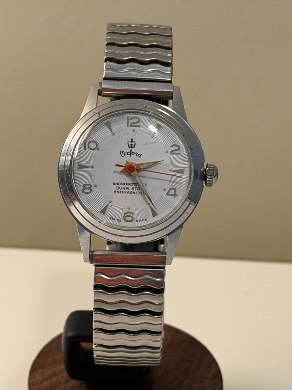 Vintage Swiss Oxford Men’s Watch – Stainless Steel Stretch Bracelet, 32mm